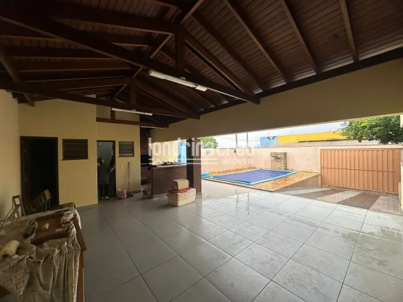 Imagem Magnífico Sobrado com 3 Dormitórios, Suíte, Piscina, Churrasqueira e 4 Vagas de Garagem em Terreno de 416 m² - Oportunidade em Zona Residencial ZR-4!