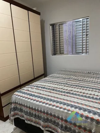 Imagem VILA LIVIEIRO Sobrado 190 metros, 3 dormitórios, 1 suíte, 2 vagas com ótima localização e valor !!!