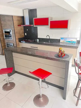 Imagem Casa com 2 dormitórios sendo 2 suítes e 3 vagas de garagem em Balneário Camboriú/SC