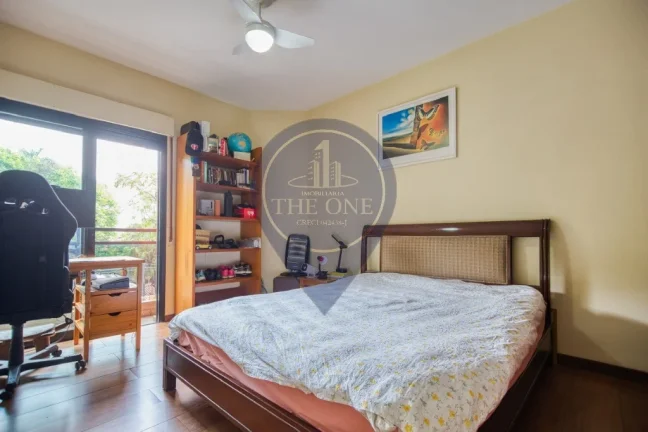 Imagem Imóvel de Luxo em Perdizes: Apartamento de 4 Quartos e 3 Suítes com 212m², 2 Salas e 4 Vagas de Garagem