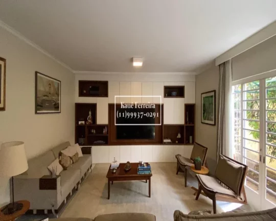 Imagem Casa perto do metrô com piscina em São Paulo
