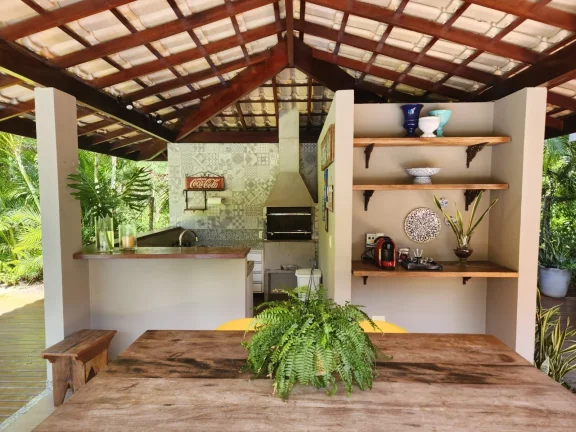 Imagem Casa em condomínio à venda na Praia do Forte em Mata de São João-BA