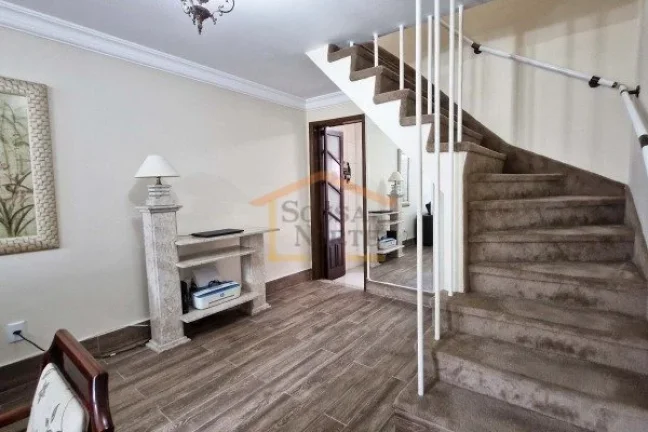 Imagem Casa em vila com 140m² de área construída. O imóvel é um sobrado com 2 dormitórios bem distrib...