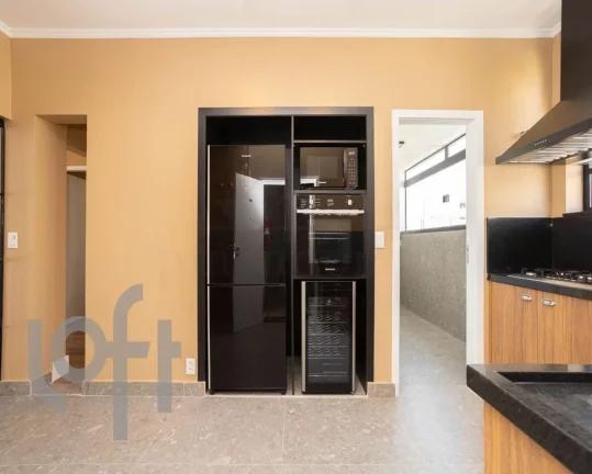 Imagem Apartamento em Perdizes com 145m² em rua tranquila e andar alto.