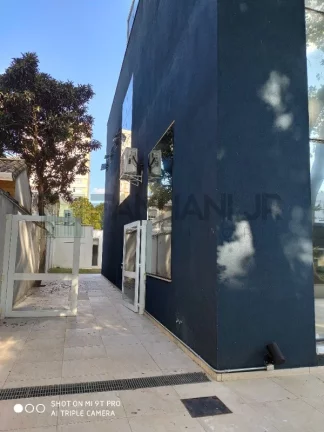 Imagem Descubra o seu novo endereço comercial dos sonhos no coração do Jardim Europa! Esta incrível casa comercial oferece uma ampla área externa perfeita pa