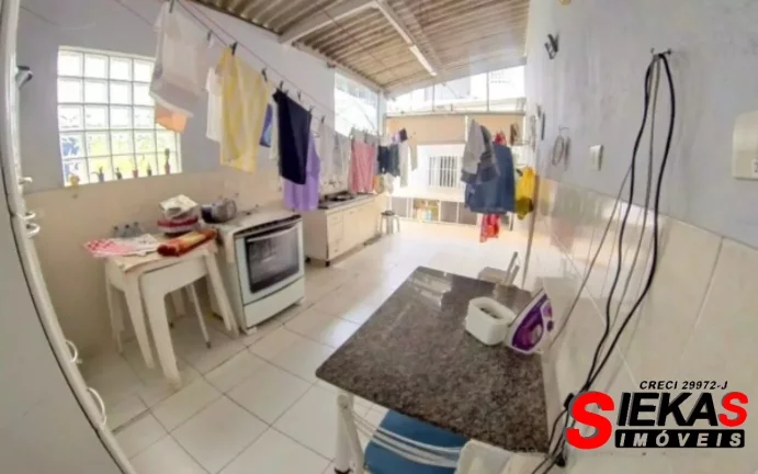 Imagem Imóvel de alto padrão com 3 quartos, 1 suite e 4 vagas de garagem no bairro Carrão, São Paulo-SP.