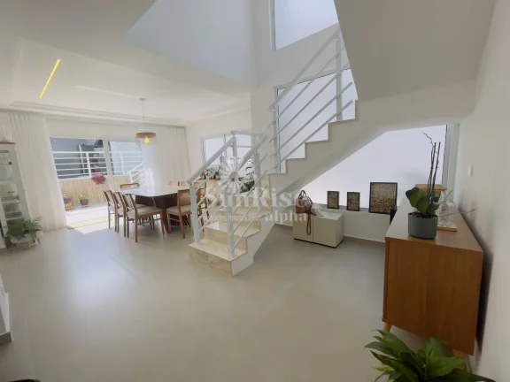 Imagem Casa a venda com 3 quartos e 4 vagas 300 m² Alphaville R$2.500.000 - Valville 1 - Santana de Parnaíba/SP