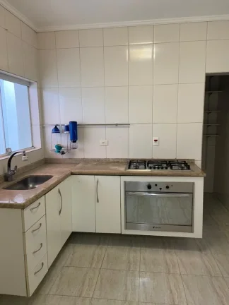 Imagem "Cansado de viver apertado e inseguro? Descubra essa raridade com terreno gigante e estilo!"