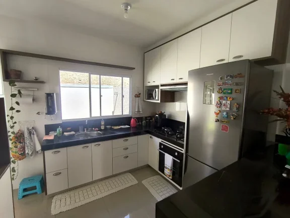 Imagem Casa 3/4 Sendo 1 Suite Com Otimo Quintal No Condominio Les Arcs , Oportunidade