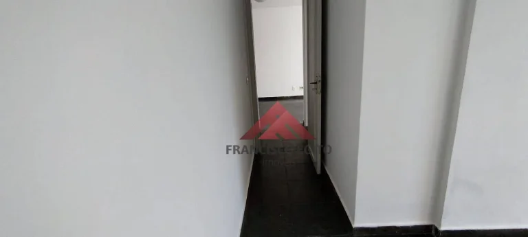 Imagem Apartamento de sala dois quartos e vaga de garagem,em excelente localização em Santa Rosa(Pé pequeno)colado a todo comércio do largo do Marrão,Bancos