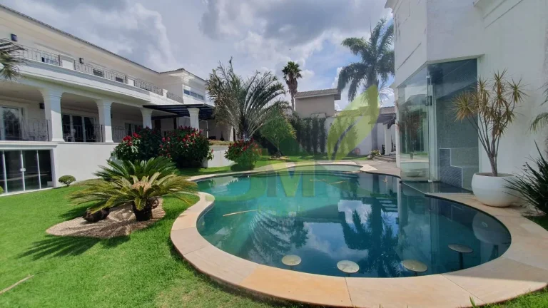 Imagem Mansão de Luxo no Condomínio Flamboyant: Exclusividade e Sofisticação em At