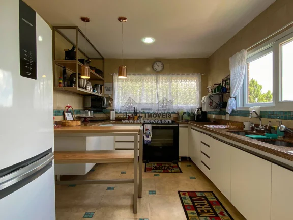Imagem Casa com 4 suítes no Jardim Embaixatriz em Campos do Jordão