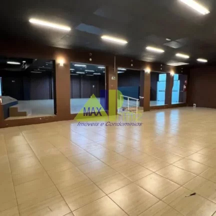 Imagem Galpão Comercial para Locação na Vila Marieta, São Paulo-SP: Espaço Amplo e Funcional para seu Negócio!