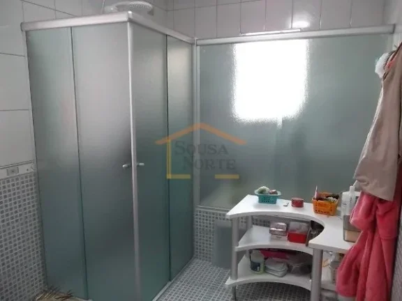 Imagem Sobrado de 210 m², totalmente reformado em porcelanato, com 3 dormitórios, sendo 1 suite com hidro...