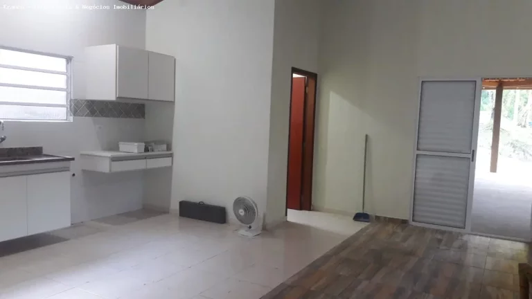 Imagem Sítio para Venda em Juquitiba, Juquitiba, 4 dormitórios, 1 suíte, 2 banheiros, 4 vagas