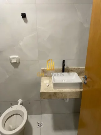 Imagem A casa possui 

- 3 quartos sendo 1 suíte
- ?Área gourmet com ilha e churrasqueira a carvão
- ?La...