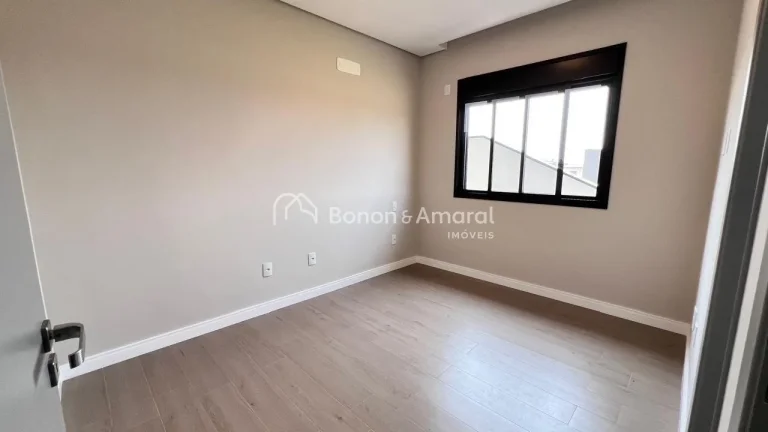 Imagem Área Construída: 220 m²
Terreno: 300 m²
Andar Térreo:

Suítes: 3 suítes, sendo 2 com armário...