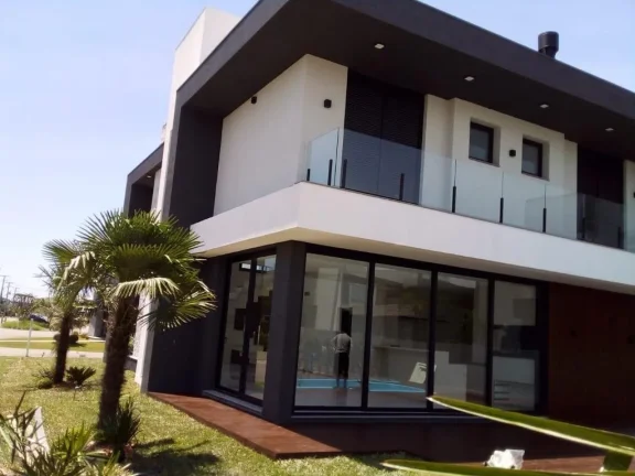 Imagem Casa em Condominio 4 Dormitórios - Bairro xangri-la