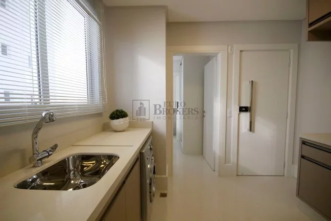 Imagem Apartamento frente mar para locação em Balneário Camboriú.