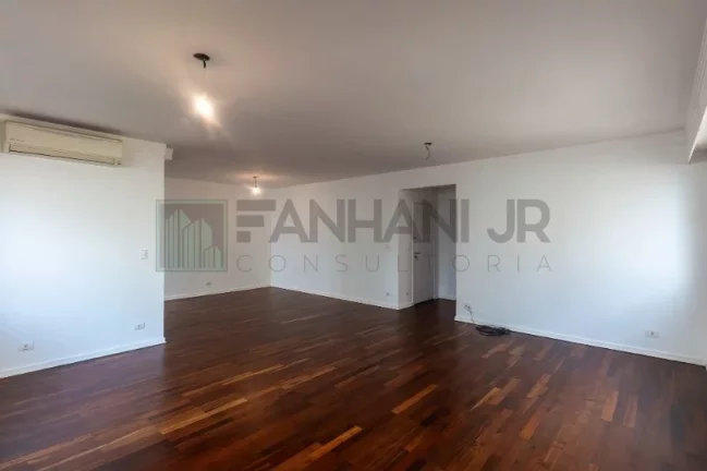 Imagem Imperdível: Apartamento para locação no Itaim Bibi, São Paulo-SP! 3 quartos, 1 suíte, 3 salas, 2 banheiros, 2 vagas de garagem e 160m² de área. Venha conferir!