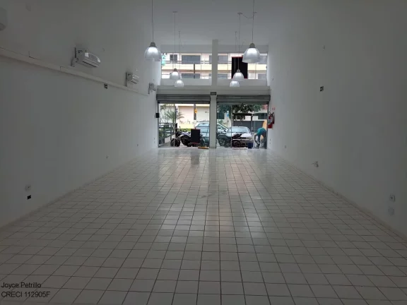 Imagem Super loja com 114 m² disponível para locação na principal avenida comercial de Peruíbe.