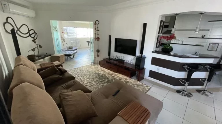Imagem Apartamento com 03 dormitórios à venda no Centro de Balneário Camboriú/SC