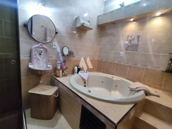 Imagem Casa Térrea com 3 quartos, 4 vagas e edícula - São Vicente / SP