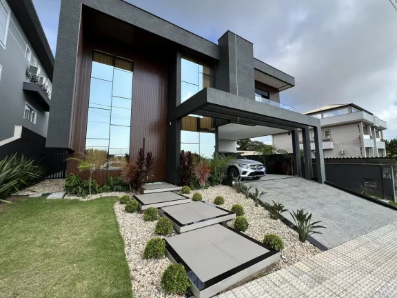 Casa Alto Padrão para Venda em Florianópolis / SC no bairro Ingleses do Rio Vermelho