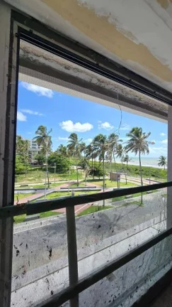 Imagem Flats beira mar com janelão de piso a teto na praia de Intermares-FL0745.