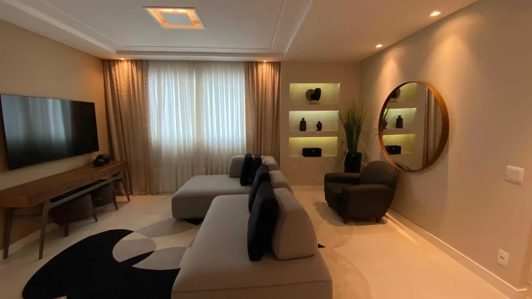 Imagem Apartamento com 3 dormitórios sendo 3 suítes e 3 vagas de garagem em Balneário Camboriú/SC