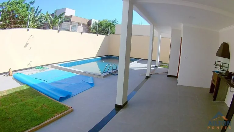 Imagem Casa Duplex com 4 Suítes à Venda na Praia do Morro, Guarapari-ES