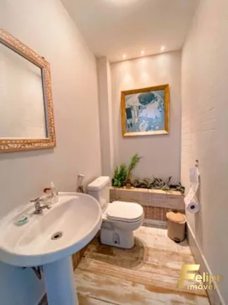 Imagem Cobertura Duplex com 300m², 4 suítes sendo 2 canadenses, 5 vagas de garagens soltas.