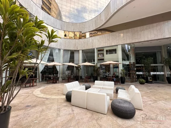 Imagem A loja localizada na Trompowisk, no centro de Florianópolis, é uma excelente opção comercial no ...