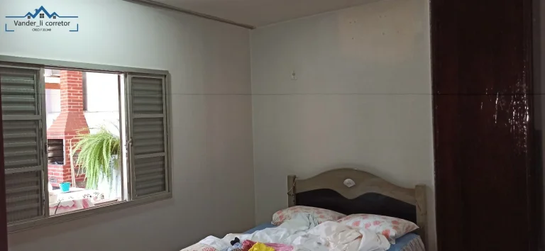 Imagem CASA COM 2 QUARTOS COM KITNET NOS FUNDO, NO BAIRRO 3 BANDEIRA
