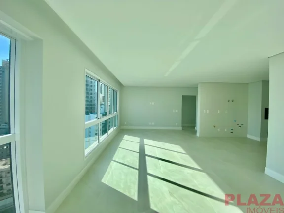 Imagem Apartamento 04 dormitórios no centro de Balneário Camboriú