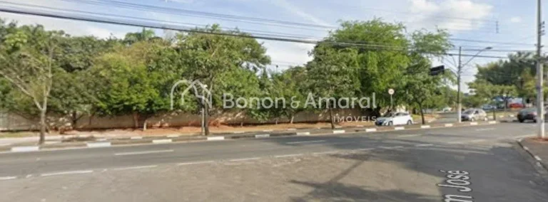 Imagem Ampla frente, localização privilegiada e zoneamento comercial

Se o seu negócio precisa de espaç...