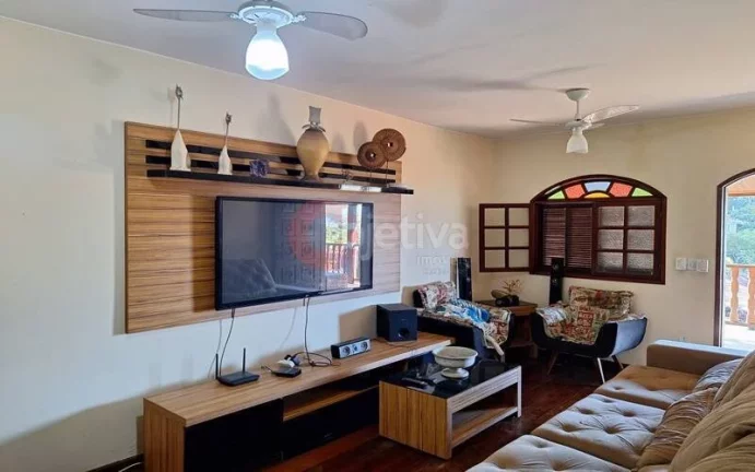 Imagem Belíssima casa de 7 quartos a venda no Bosque do Peró em Cabo Frio.