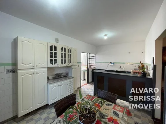 Imagem Casa estilo sobrado com 3 dormitórios cozinha e ampla sala a venda na região central de Itu SP