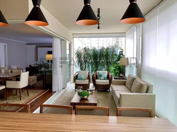 Imagem Vendo apartamento na Vila Nova Conceição. Requinte e muito bom gosto, neste incrível apartamento... São 4 dormitórios, sendo 2 suítes. O piso de ma