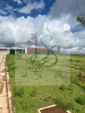 Imagem Venda de terreno Residencial Jatibela, Campinas. Terreno em clube completo com piscinas, , salão de festas, quadra de beach tênis, quadra poliesporti