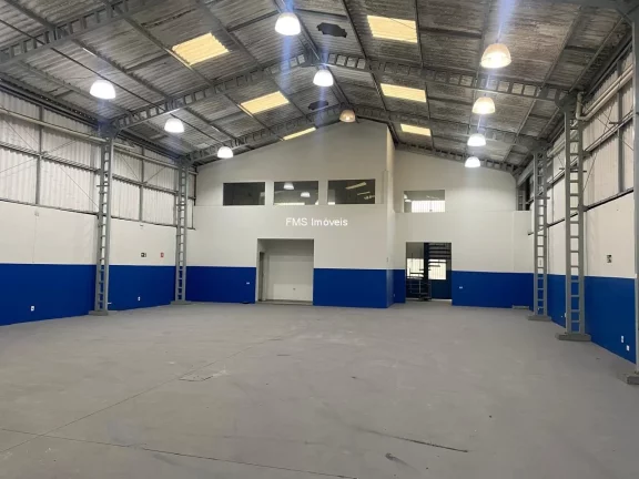 Imagem Alugue agora o seu galpão comercial de 500m² em Alphaville Industrial, Barueri-SP, com 10 vagas de garagem!