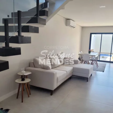 Imagem Lindo sobrado com 3 dorms (1 suíte) e piscina no condomínio Villágio Wanel