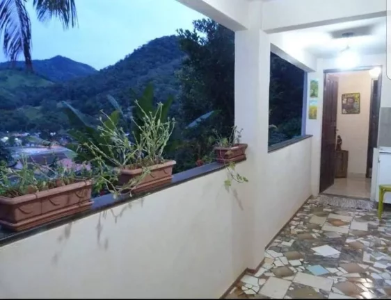Imagem Vendo esta linda casa no centro de Lumiar - Nova Friburgo.