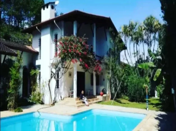 Imagem Casa Granja Viana - 430M², 3 Dorms, 3 Suítes, 4 Vagas, Piscina.