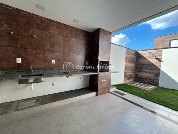 Imagem Casa de Luxo em Fase Final de Construção

Localizada em uma área privilegiada, esta casa de luxo ...