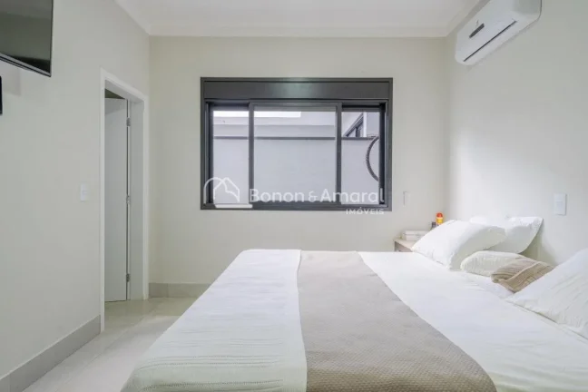 Imagem Belíssima casa térrea com 2 anos de construção no Condomínio Terras do Fontanário, Paulínia.
...