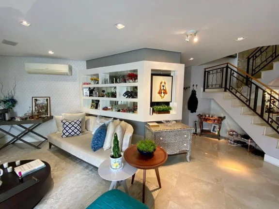 Imagem Cobertura 248 M², 3Q, 3 suítes, 4 banheiros, 3 vagas, sauna, piscina, churrasqueira, adega, gazebo, gerador, closet, lareira.