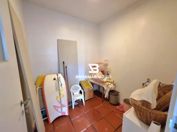 Imagem PITANGUEIRAS- NA SEGUNDA QUADRA DA PRAIA , SOL DA MANHÃ , GARAGEM NO PRÉDIO.