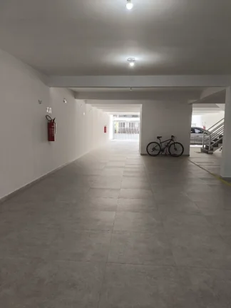 Imagem VENDO cobertura NOVA com 2 vagas.