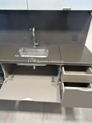 Imagem More em um apartamento de alto padrão em um dos endereços mais desejados de Campinas. Localizado e...